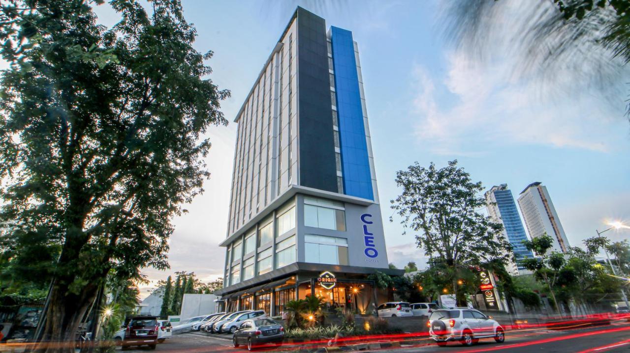 Cleo Hotel Jemursari Surabaya Exterior photo