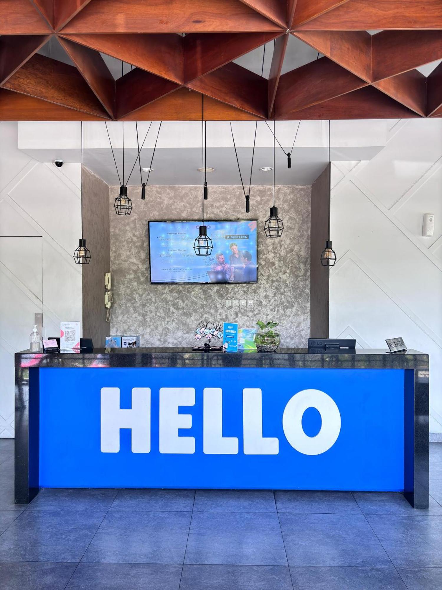 Cleo Hotel Jemursari Surabaya Exterior photo