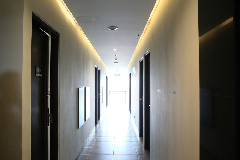Cleo Hotel Jemursari Surabaya Exterior photo
