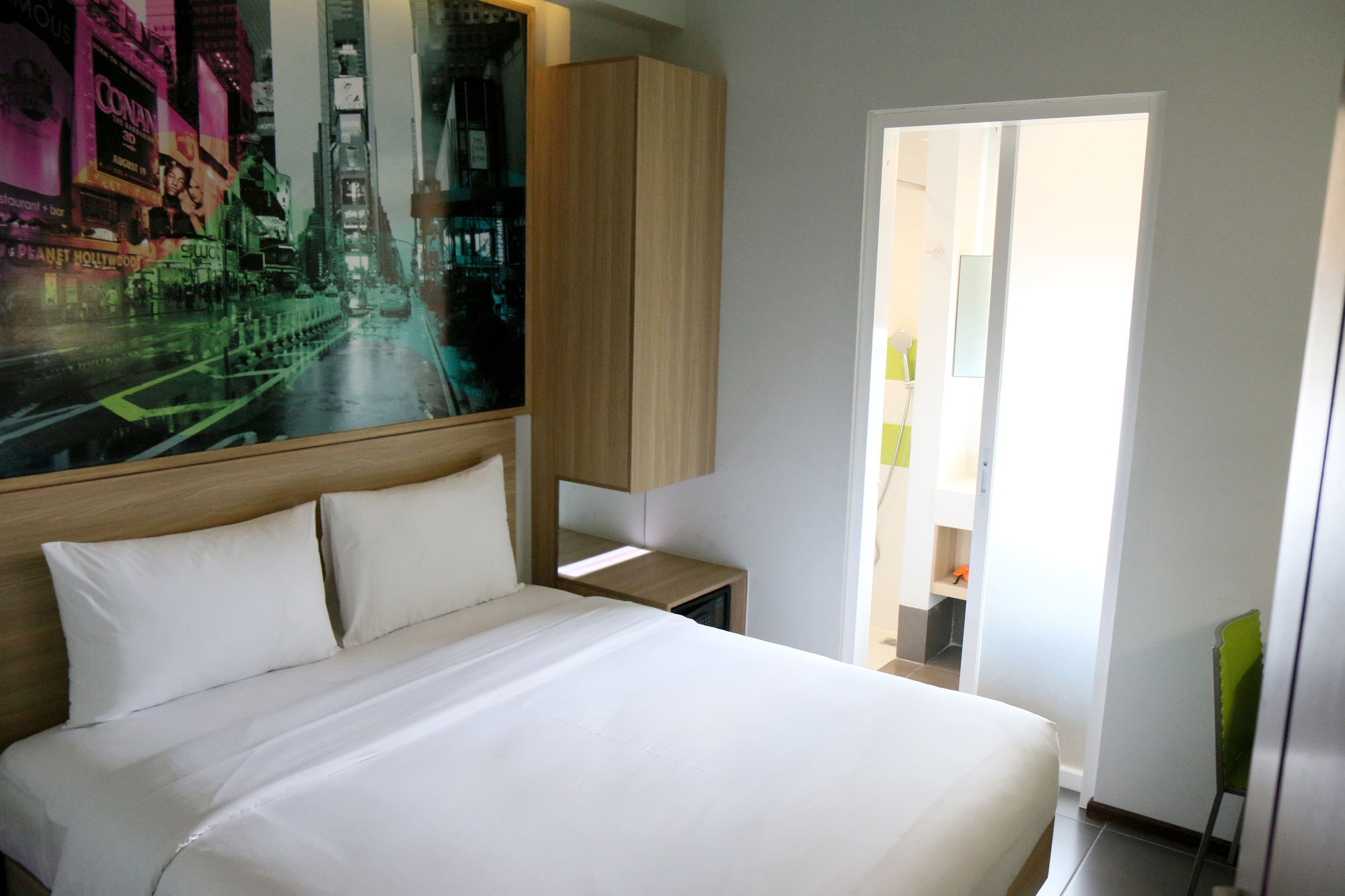 Cleo Hotel Jemursari Surabaya Exterior photo